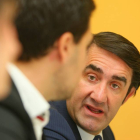 El subdelegado del Gobierno en León, Juan Carlos Suárez Quiñones (D) en su análisis de los Presupuestos Generales del Estado y las infraestructuras de la comarca-Ical