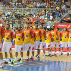 Formación de la selección española que jugó el pasado agosto en el Coliseum.-ISRAEL L. MURILLO