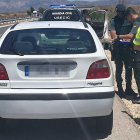 Los detenidos fueron sorprendidos por los agentes usando este vehículo.-GUARDIA CIVIL