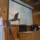La doctora María Jesús Coma, durante la presentación de la memoria de investigación.-RAÚL G. OCHOA