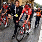 Tom Dumoulin, después de su caída en el Giro.-LUK BENIES AFP