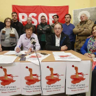 Los militantes que han constituido la plataforma socialista en Burgos se reunieron ayer por la mañana.-RAÚL G. OCHOA