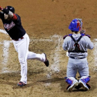 Los Indians inician las Series Mundiales dando un golpe de autoridad sobre la mesa ante los Chicago Cubs.-AP / DAVID J PHILLIP