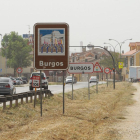 Imagen de un cartel de acceso a Burgos.-ISRAEL L. MURILLO