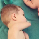El vídeo que muestra un niño sin manos tranquilizando a su hermano-INSTAGRAM