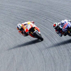 Dani Pedrosa (izquierda) y Jorge Lorenzo, en el circuito de Brno, durante el GP de la República Checa del 2014.-Foto: AFP / MICHAL CIZEK