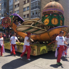 La carroza ganadora, obra de la peña Los Gamones.-RAÚL OCHOA