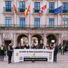 Concentración de pelquerías, barberías y centros de estética en la Plaza Mayor de Burgos. D. S. M.