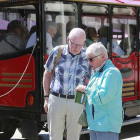 El tren turístico realiza once rutas diarias durante verano.-Raúl Ochoa