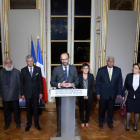 El primer ministro de Francia, Edouard Philippe se ha reunido con los dirigentes de la Nueva Caledonia para detallar las condiciones del referéndum de independencia que se celebrará en 2018-/ AFP / JACQUES DEMARTHON (AFP)