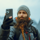 Kike Arnaiz toma una imagen con su teléfono en Laponia. K. ARNAIZ