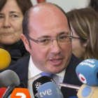 El presidente de Murcia, Pedro Antonio Sánchez, atiende a los medios el pasado 16 de febrero.-EFE / MARCIAL GUILLÉN
