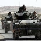 Soldados turcos con tanques regresan de una misión en Siria.-SEDAT SUNA / EFE