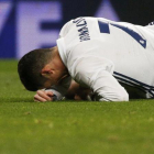 Ronaldo, en el suelo, se lamenta en el choque de Copa ante el Celta.-REUTERS / JUAN MEDINA