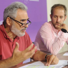 Un momento de la intervención de Marco Antonio Manjón (izq.) y Javier Gil (dcha.) en la Diputación Provincial.-I. L.M.