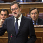 Rajoy contesta a Hernando (PSOE), en el Congreso de los Diputados.-DAVID CASTRO