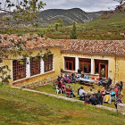 Un grupo de vecinos de los valles del norte reunidos este lunes en Condado de Valdivielso para diseñar un plan de acción común en defensa del medio rural.-J.G.