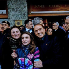 Berlusconi, a su llegada a un hotel de Nápoles, este sábado 3 de marzo.-EFE / CIRO FUSCO