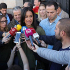 La vicealcaldesa de Madrid, Begoña Villacís (izquierda) y el vicepresidente Comunidad de Madrid, Ignacio Aguado (derecha), durante la manifestación Juntos por España.Convivencia sin violencia.-EUROPA PRESS