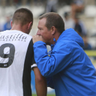 Ángel Viadero da instrucciones a Ander Vitoria durante un partido.-RAÚL G. OCHOA