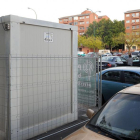 La empresa adjudicataria de la rehabilitación instalaba ayer la caseta de obra en el barrio.-ISRAEL L. MURILLO