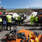 El vehículo se precipitó hacia la N-1 en la que, afortunadamente, no había vehículos en su carril lento-G. G.