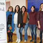 Imagen de las integrantes de la asociación en la sede de La Rueda.-ISRAEL L. MURILLO