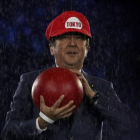 El primer ministro de japón, Shinzo Abe, esta madrugada, en Río de Janeiro.-REUTERS / STOYAN NENOV