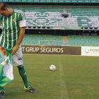 El extremo derecho Joaquin Sanchez  uno de los idolos de la aficion betica, en el Benito Villamarín.-JOSE MANUEL VIDAL
