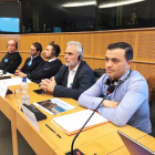 Asensio (dch) y Manjón (junto a él) durante su estancia ayer en Bruselas.-ECB
