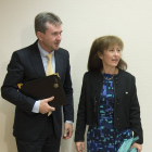 Javier Lacalle y la decana de los notarios,  María Teresa de la Fuente.-R. O. / ICAL