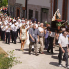 La procesión estuvo amenizada por una banda de música que acompañó a la santa patrona durante todo el recorrido .-G. González