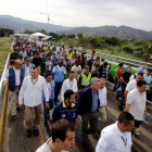 El alto comisionado de Naciones Unidas para los Refugiados  Acnur   Filippo Grandi  recorre el puente internacional Simon Bolivar  paso fronterizo entre Venezuela y Colombia.-EFE