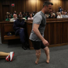 Oscar Pistorius, durante su exposición ante el tribunal.-AP / SIPHIWE SIBEKO