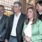 Pedro Sánchez, junto al alcalde de Zaragoza, Juan Alberto Belloch; la presidenta andaluza, Susana Díaz, y el presidente asturiano, Javier Fernández-
