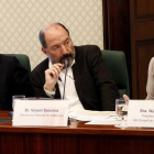 Saül Gordillo, director de Catalunya Ràdio; Vicent Sanchis, director de TVC, y Núria Llorach, presidenta en funciones de la CCMA, el viernes, 19,en la comisión de control de la corporación en el Parlamen-MARIONA PUIG