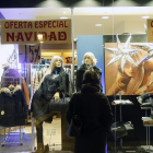 La campaña de Navidad disparó la contratación que ha caído en enero.-RAÚL G. OCHOA