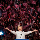 Hillary Clinton celebra su victoria en las primarias del martesm en Brooklyn.-AFP / DREW ANGERER