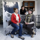 Lola Arana, Olga Caparroz y Marisa Soro, en un ensayo en La Casa de las Musas.-Raúl Ochoa