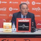 Alfredo de Miguel realizó ayer en la sala de prensa de Anduva un balance de la temporada 2015-16-CDMIRANDÉS.COM