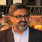 Joaquim Fernàndez, jefe del grupo municipal de CiU en Mataró y primer teniente de alcalde del gobierno local, en una imagen de la campaña electoral de 2015.-EL PERIÓDICO