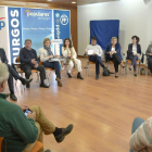 Tejerina (centro) mantuvo un encuentro con compañeros de partido y con profesionales del sector agrario.-I. L. M.