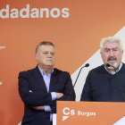 Lorenzo Rodríguez y José Ignacio Delgado durante la rueda de prensa en la sede de Cs en Burgos.-RAÚL G. OCHOA