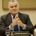 Luis Bárcenas, en su comparecencia ante la comisión que investiga la caja b del PP en el Congreso.-JOSÉ LUIS ROCA