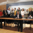 Luis Tudanca en compañía de representantes de los grupos que apoyan su propuesta.-ICAL