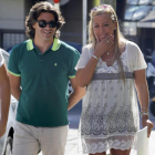 Belén Esteban y Toño Sanchís pasean por Madrid, en el 2015, antes de la batalla judicial.-