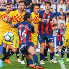 Lance del Huesca-Nàstic que acabó en empate sospechoso.-/ ALVARO SANCHEZ