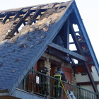 Una vivienda resulta gravemente dañada a causa de un incendio en la localidad de Cacabelos (León)-Ical