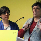 Mireia Boya y Gabriela Serra, en la presentación de la hoja de ruta de la CUP.-EL PERIÓDICO (EFE / MARTA PÉREZ)