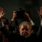 El expresidente brasileño Luiz Inácio Lula da Silva, ayer en un evento con miles de simpatizantes.-EFE